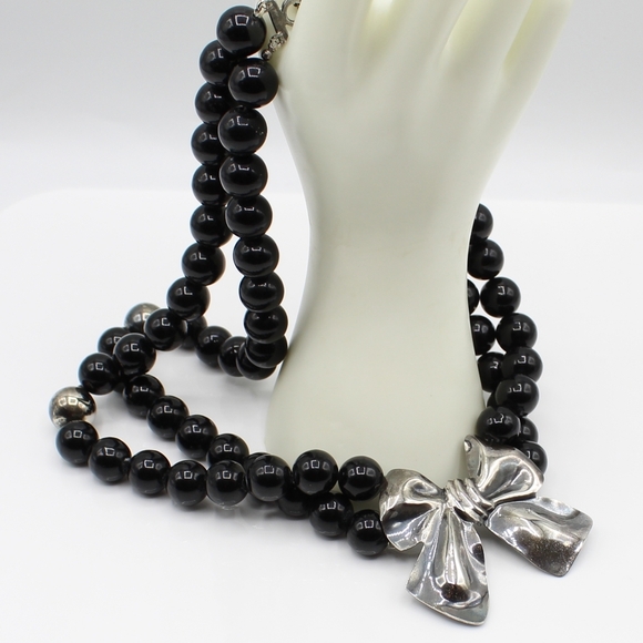 Vintage silver & black bead necklace - Picture 2 of 4